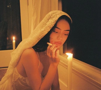 A cover of "makeup" cluster. The owner is minknr. The cluster consists of 3 elements.