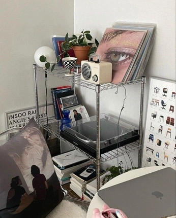 A cover of "Room" cluster. The owner is mashino. The cluster consists of 1 element.