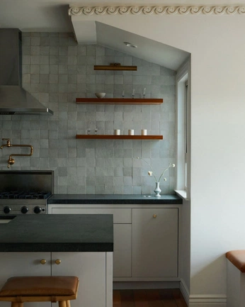 A cover of "Soapstone" cluster. The owner is lorenkreiss. The cluster consists of 6 elements.