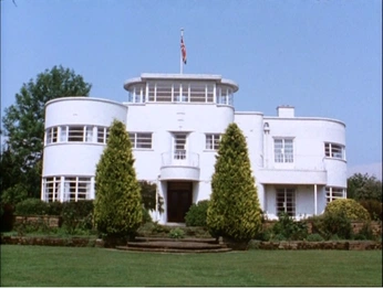 A cover of ""Cloud Arc House"" cluster. The owner is atmyworktable. The cluster consists of 29 elements.