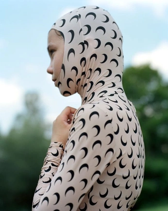 A cover of "ideas brewing ☕️" cluster. The owner is simrahfarrukh. The cluster consists of 24 elements.