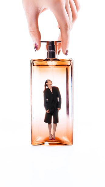 A cover of "DIGI" cluster. The owner is uncagedcreate. The cluster consists of 39 elements.