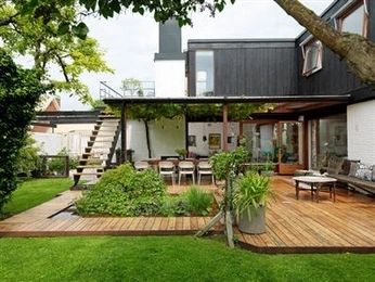 A cover of "House Exterior" cluster. The owner is charlesfulford. The cluster consists of 155 elements.