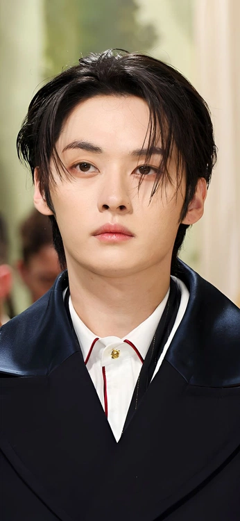 A cover of "lino/리노" cluster. The owner is aka.folio. The cluster consists of 13 elements.