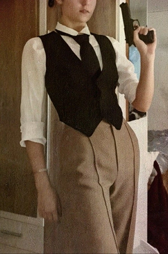 A cover of "clothes" cluster. The owner is jailys. The cluster consists of 5 elements.