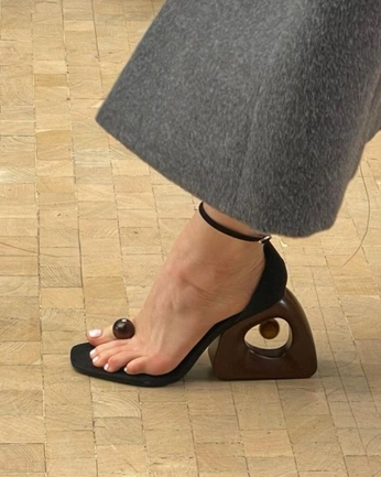 A cover of "Shoo" cluster. The owner is sweetb0y4lyfe. The cluster consists of 1 element.