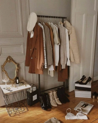 A cover of "August Bingo" cluster. The owner is stellabeam23. The cluster consists of 16 elements.