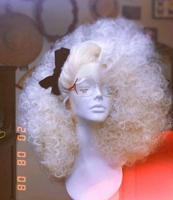 A cover of "Hair" cluster. The owner is chizomegvtsfkk. The cluster consists of 24 elements.