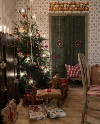 A cover of "yule" cluster. The owner is calico.ro. The cluster consists of 20 elements.