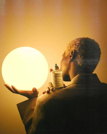 A cover of "Scent Sun" cluster. The owner is carlycosmos. The cluster consists of 11 elements.