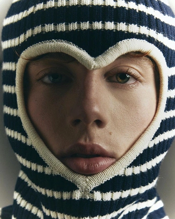 A cover of "knit" cluster. The owner is sheilashares. The cluster consists of 3 elements.