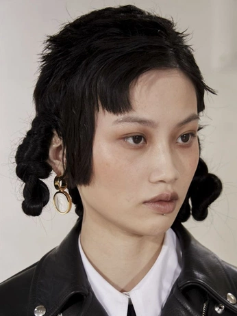 A cover of "Portrait" cluster. The owner is raycld. The cluster consists of 30 elements.