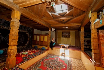 A cover of "ENVIRONMYNT" cluster. The owner is tylomay. The cluster consists of 8 elements.