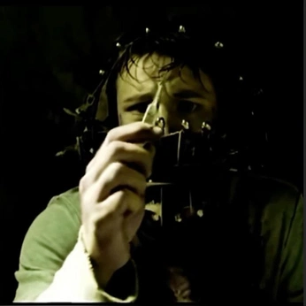 A cover of "me" cluster. The owner is gothclaudia. The cluster consists of 41 elements.