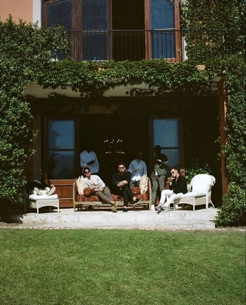 A cover of "Family" cluster. The owner is iamjordan. The cluster consists of 5 elements.