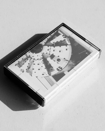 A cover of "portfolio" cluster. The owner is hado.design. The cluster consists of 7 elements.