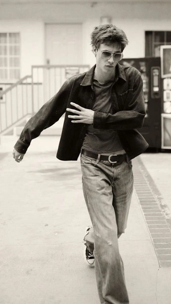 A cover of "NEUW BRAND STRATEGY" cluster. The owner is kesbambi. The cluster consists of 1 element.