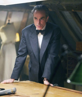 A cover of "phantom thread" cluster. The owner is yvnglean. The cluster consists of 1 element.