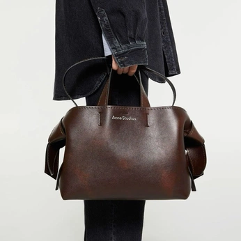 A cover of "les vêtements" cluster. The owner is fonzo. The cluster consists of 839 elements.