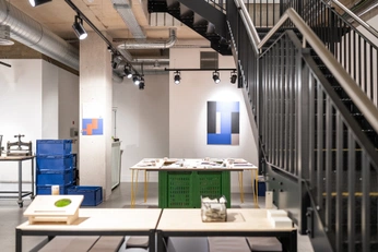 A cover of "OFF" cluster. The owner is duman. The cluster consists of 13 elements.