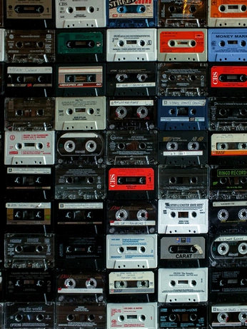 A cover of "MUSICO" cluster. The owner is goldenbear. The cluster consists of 4 elements.