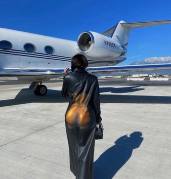 A cover of "🧥" cluster. The owner is ashleyallie. The cluster consists of 156 elements.