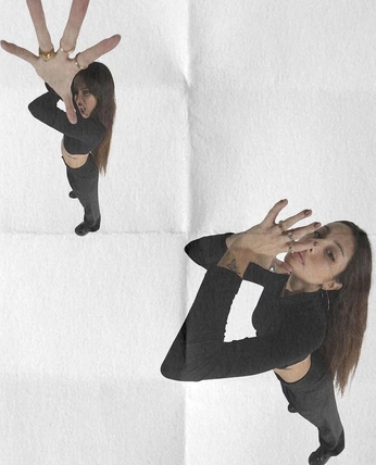 A cover of "perspectiva" cluster. The owner is yuzoh. The cluster consists of 1 element.