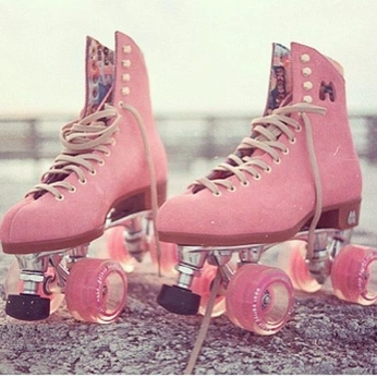 A cover of "rollerstuff" cluster. The owner is differentmagpie. The cluster consists of 25 elements.