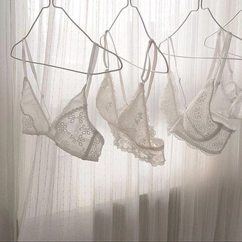 A cover of "faves ~" cluster. The owner is simplyaesthetic. The cluster consists of 117 elements.