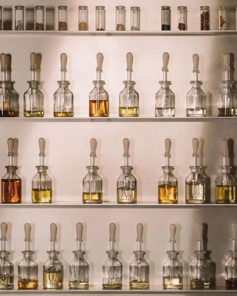 A cover of "PERFUMES" cluster. The owner is luciarv. The cluster consists of 2 elements.