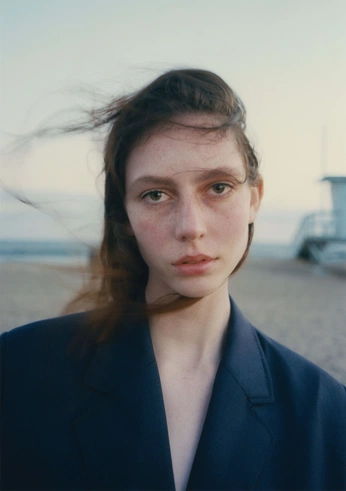 A cover of "Archive : Female Casting" cluster. The owner is victormaza. The cluster consists of 41 elements.