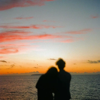 A cover of "coisas bonitas" cluster. The owner is ioiena. The cluster consists of 52 elements.