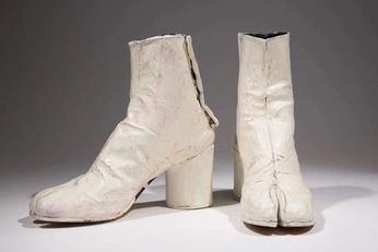 A cover of "fashion" cluster. The owner is watevuhh. The cluster consists of 1 element.