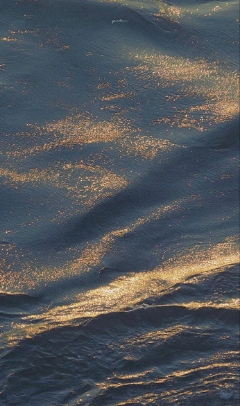 A cover of "sea" cluster. The owner is sophiameek. The cluster consists of 2 elements.