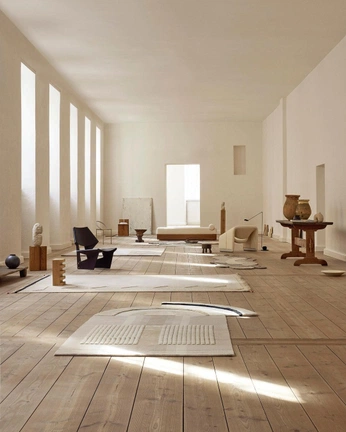 A cover of "spaces" cluster. The owner is joski. The cluster consists of 25 elements.