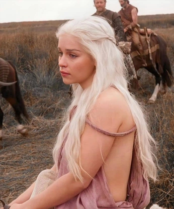 A cover of "game of thrones" cluster. The owner is glitterscosmo. The cluster consists of 8 elements.