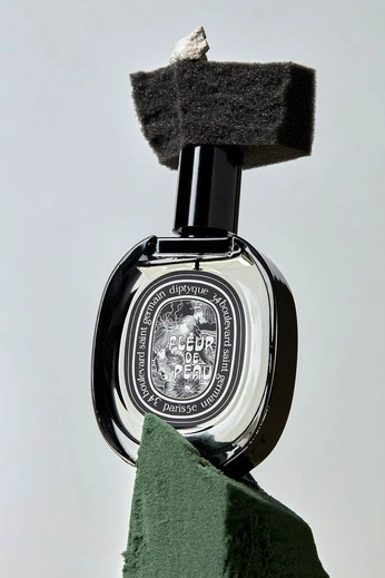 A cover of "Dyptique" cluster. The owner is paulvmd. The cluster consists of 1 element.