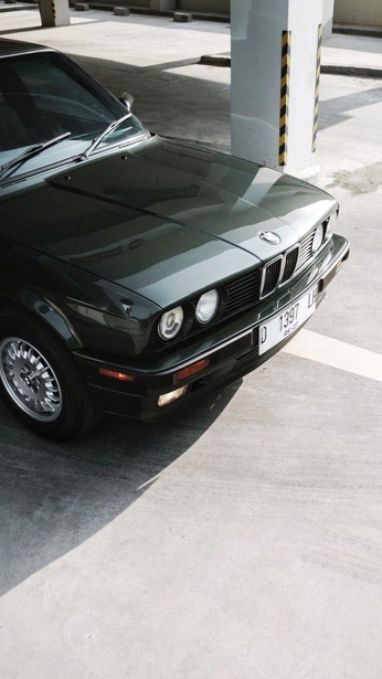 A cover of "Bmw" cluster. The owner is thevznstudios. The cluster consists of 4 elements.