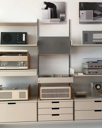 A cover of "spaces" cluster. The owner is lincolnwilliams. The cluster consists of 21 elements.