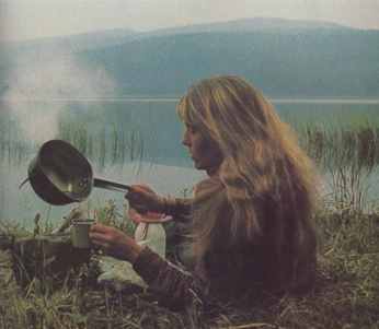 A cover of "Oui Outside" cluster. The owner is brooklynsky. The cluster consists of 33 elements.