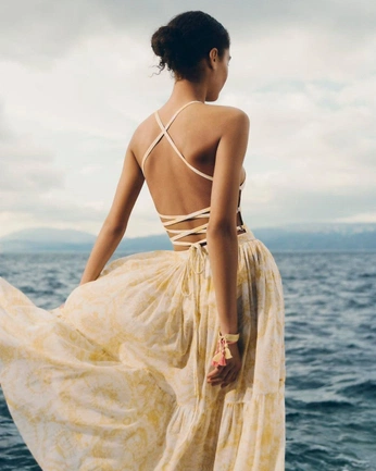 A cover of "hannah" cluster. The owner is chloerahall. The cluster consists of 19 elements.