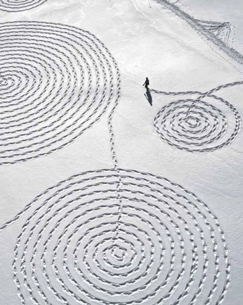 A cover of "spirale" cluster. The owner is bewareofpity. The cluster consists of 31 elements.