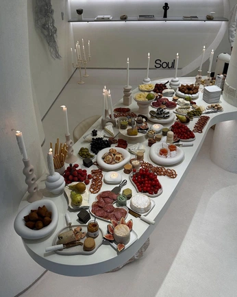 A cover of "Birthday" cluster. The owner is justinelab. The cluster consists of 3 elements.