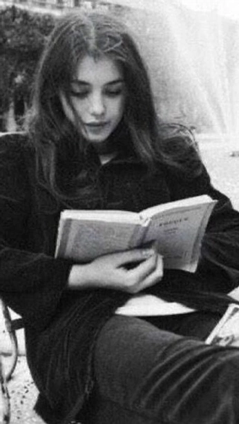 A cover of "vibes" cluster. The owner is mascandorfemme. The cluster consists of 1 element.