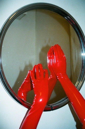 A cover of "latex" cluster. The owner is mspacificocean. The cluster consists of 79 elements.