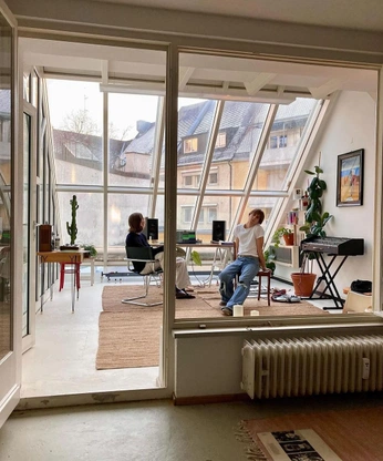 A cover of "Basinghall Street" cluster. The owner is emgravity. The cluster consists of 9 elements.