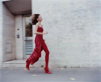 A cover of "hurrying" cluster. The owner is jadedexposure. The cluster consists of 15 elements.