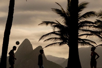 A cover of "Piso Brazil" cluster. The owner is anoushkaat. The cluster consists of 14 elements.