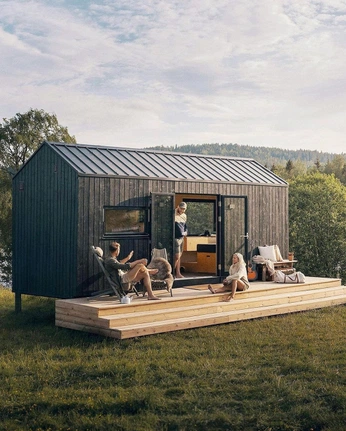 A cover of "uuuh, good CABIN ⛺" cluster. The owner is andonirzt. The cluster description is "pretty f i n e cabin/hut all around the world". The cluster consists of 10 elements.