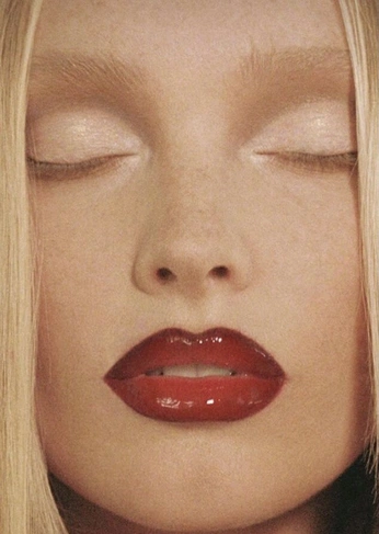 A cover of "Flawless" cluster. The owner is ellew. The cluster description is "The Art of Make Up". The cluster consists of 327 elements.